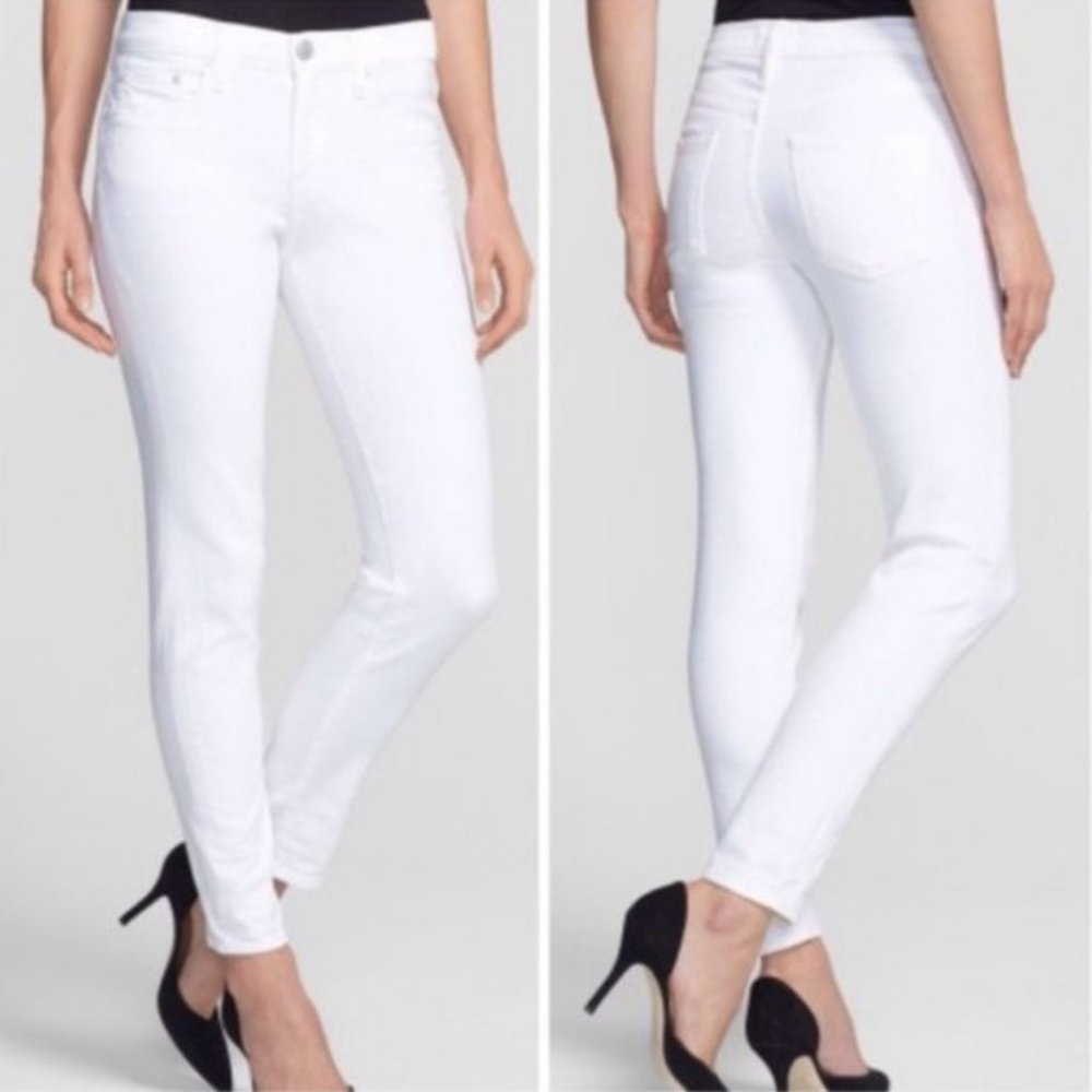 VINCE Skinny Jeans in Refurbished White